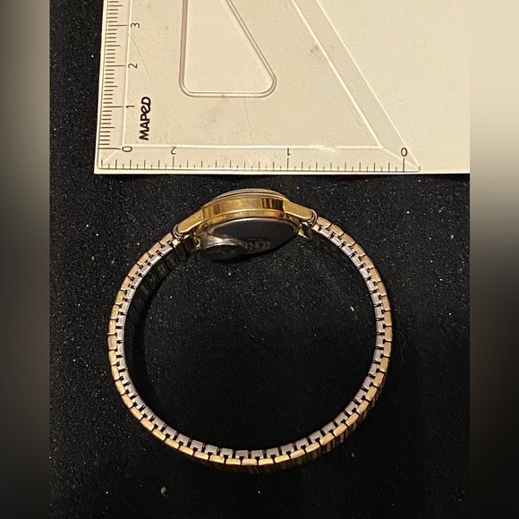 Vintage Timex Electric Analog Watch Gold Tone - Picture 4 of 4